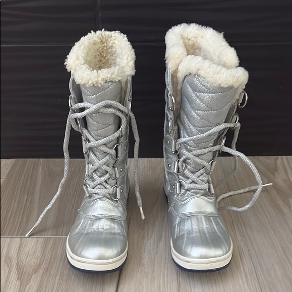 Sorel Silver Winter Rain/Snow Boots Princess Elsa - Picture 4 of 5